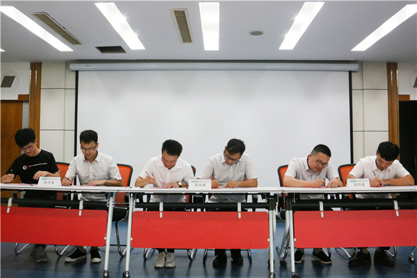 博盈国际钢构举行2019届大学生新员工晤面接待会及“师带徒”签约仪式