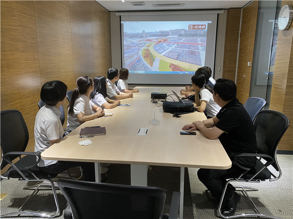 匠心向党 献礼百年丨博盈国际钢构集团2021年升国旗仪式暨重温入党誓词运动顺遂举行！